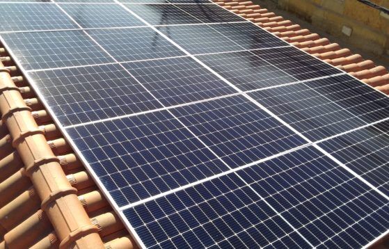 INSTALACION DE PLACAS FOTOVOLTAICAS EN VIVIENDAS 4 INSTALACION DE PLACAS FOTOVOLTAICAS EN VIVIENDAS 4